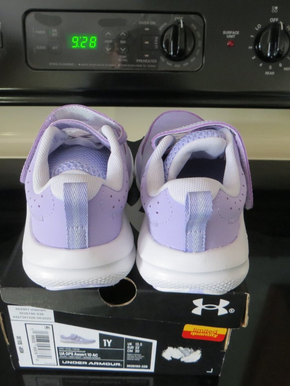 Girl's Under Armour Assert 10 AC Sneakers - Picture 4 of 5
